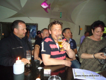 monis_bar_20120506_1854299921