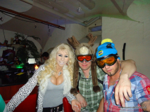 monis_bar_20130320_2050331093