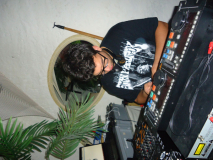 monis_bar_20131112_1169060343