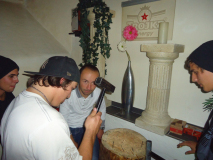 monis_bar_20131112_1221548948
