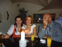 monis_bar_20131112_1935734217